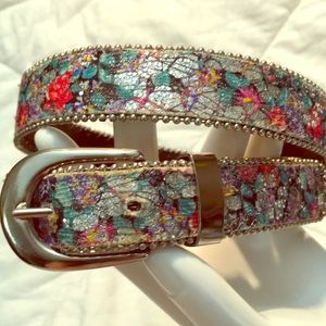 Silver metallic floral vintage belt 29-34” NEW OSS